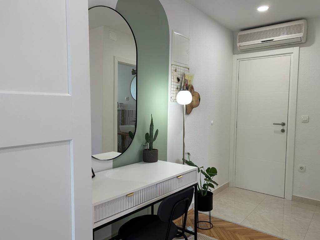 Apartments Niko, Near Beach, Free Parking, Wi-Fi Tucepi Bagian luar foto