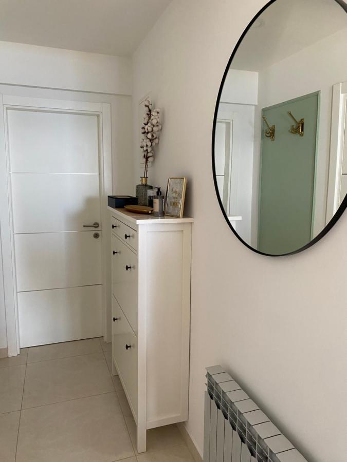 Apartments Niko, Near Beach, Free Parking, Wi-Fi Tucepi Bagian luar foto